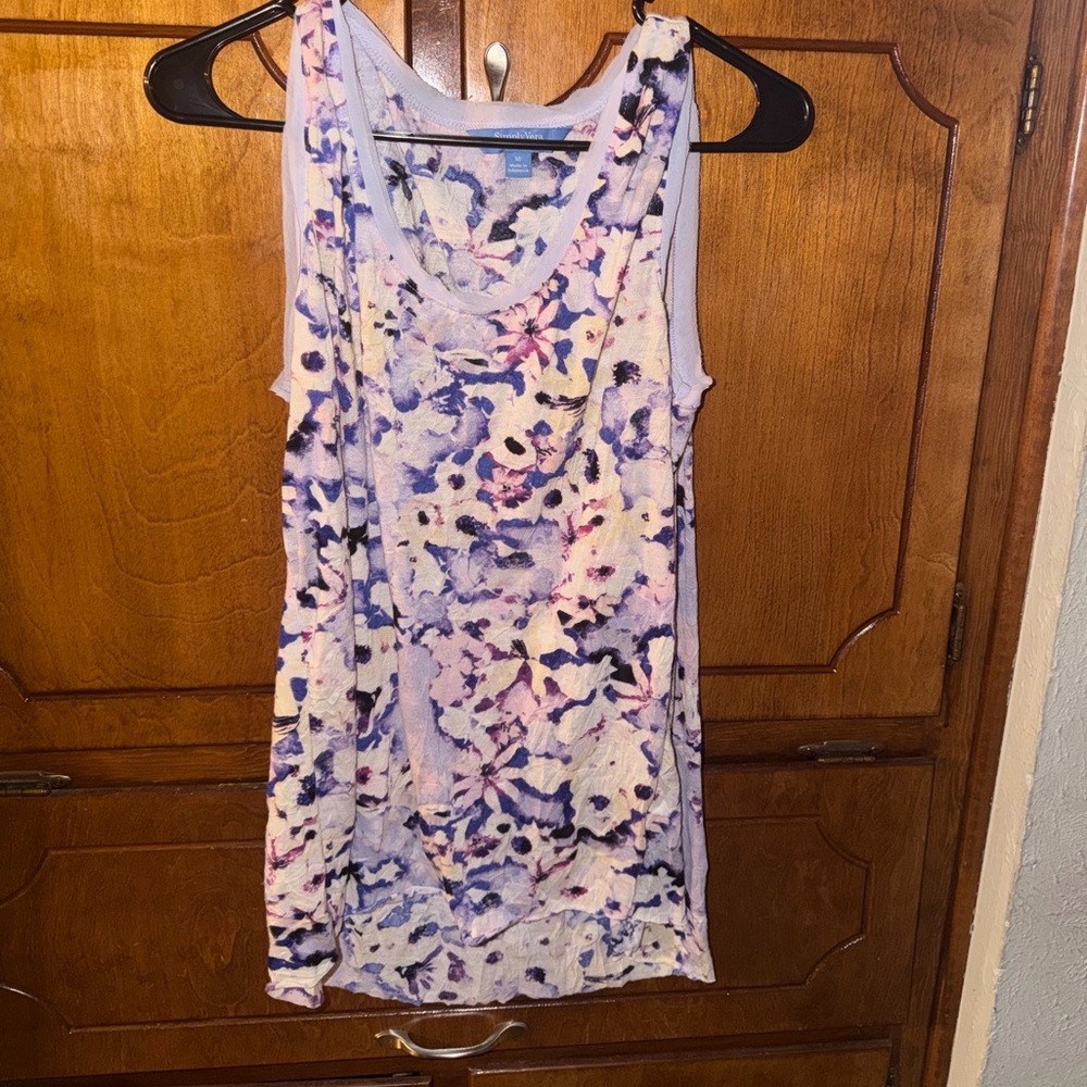 Simply Vera Vera Wang Purple and Cream Floral Top, Size Medium
